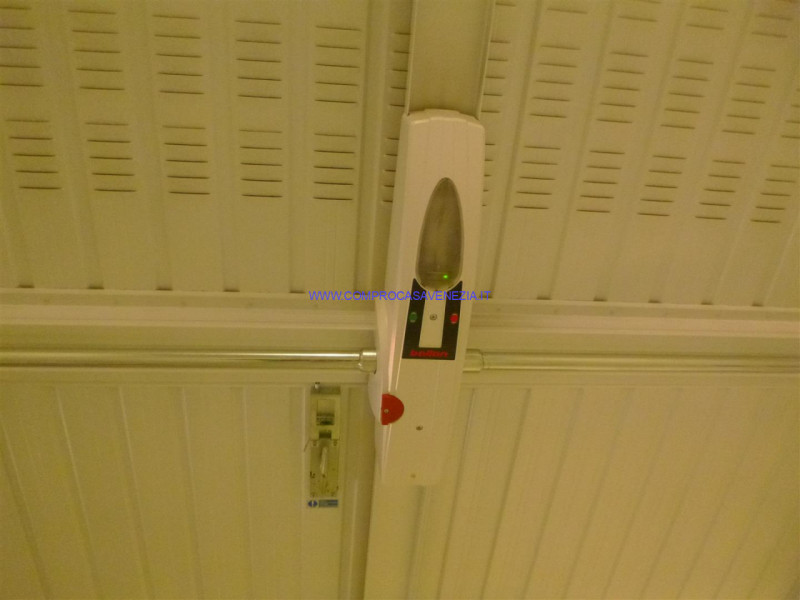 Immagine 3 di Garage in vendita  in VIA DANTE ALIGHIERI a Venezia