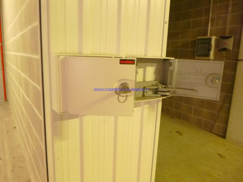 Immagine 3 di Garage in vendita  in VIA DANTE ALIGHIERI a Venezia