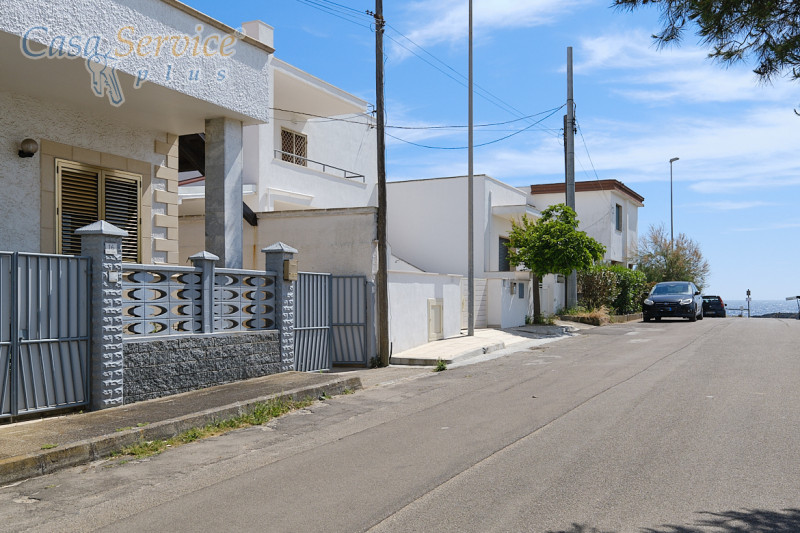 Immagine 2 di Villa in vendita  in Via Tazzoli a Ugento