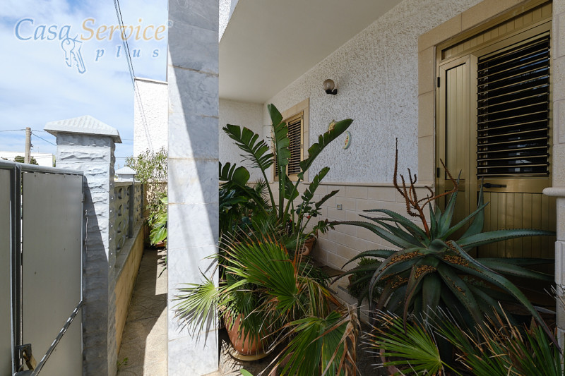 Immagine 6 di Villa in vendita  in Via Tazzoli a Ugento
