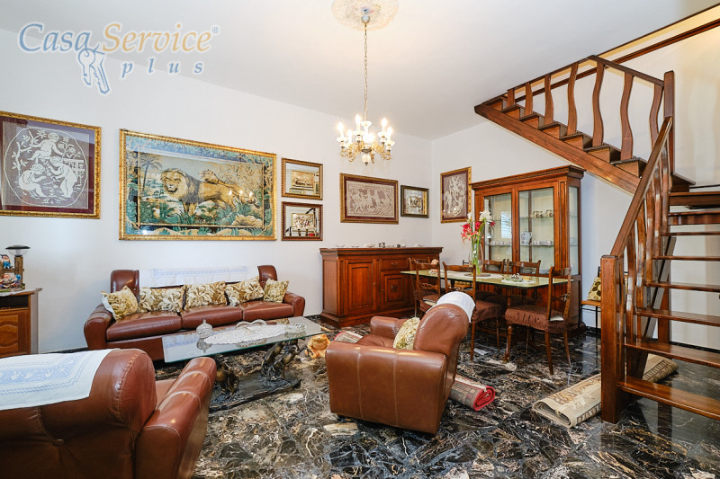 Immagine 21 di Villa in vendita  in Via Tazzoli a Ugento