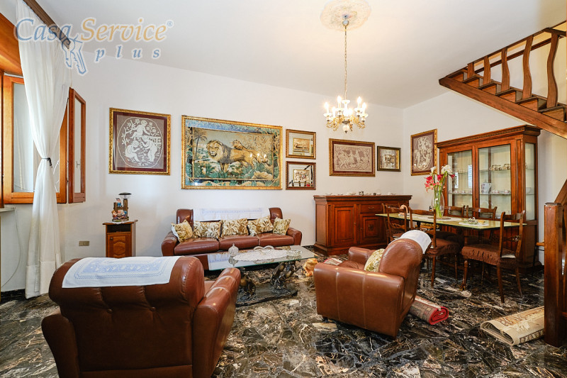 Immagine 22 di Villa in vendita  in Via Tazzoli a Ugento