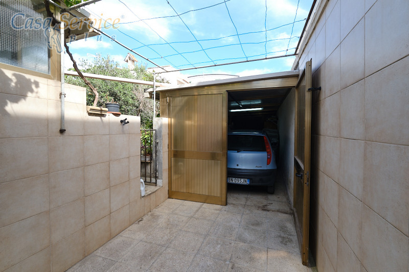 Immagine 31 di Villa in vendita  in Via Tazzoli a Ugento