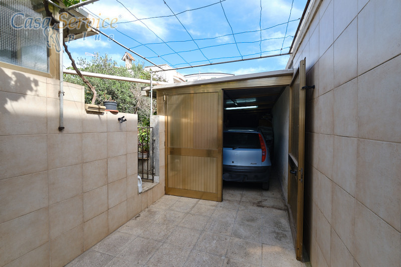 Immagine 32 di Villa in vendita  in Via Tazzoli a Ugento