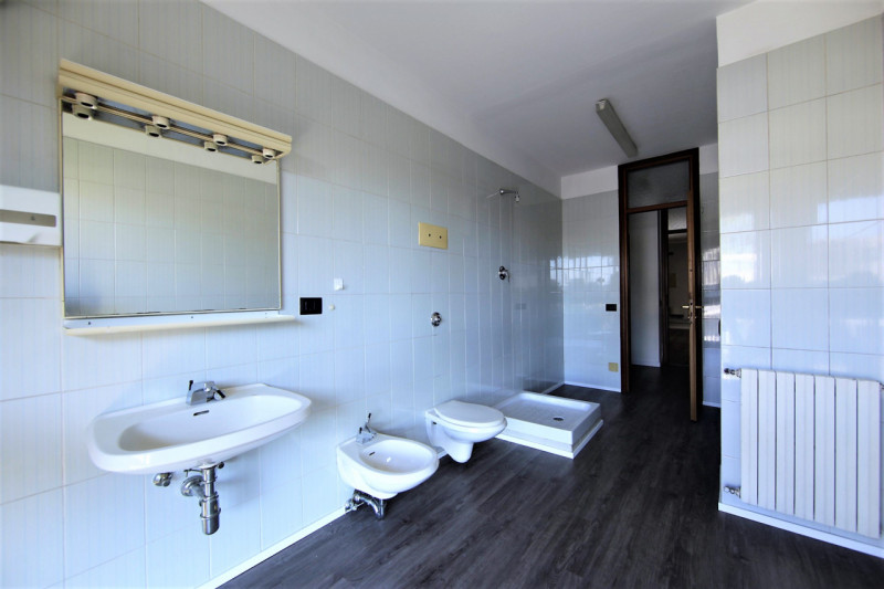 Immagine 10 di Ufficio in vendita  a Limena