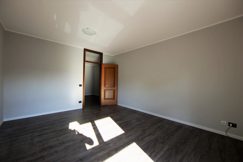 Immagine 12 di Ufficio in vendita  a Limena