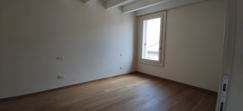 Immagine 3 di Casa indipendente in vendita  a Vicenza