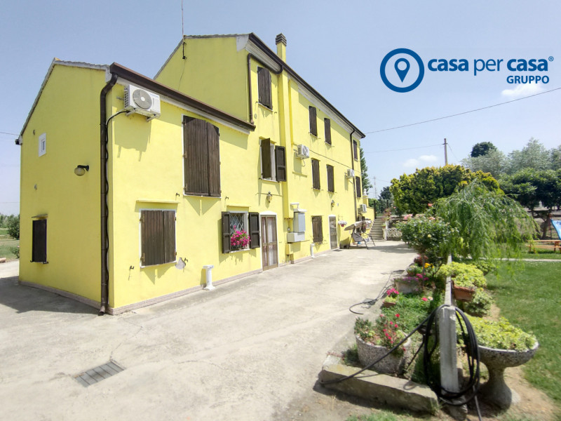 Immagine 2 di Casa indipendente in vendita  in Via Canal bianco Inferiore a Adria