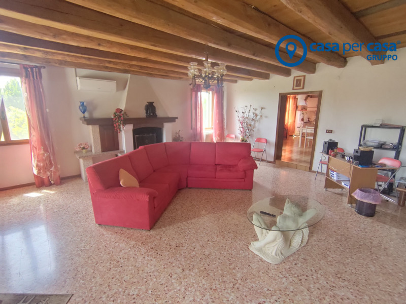 Immagine 3 di Casa indipendente in vendita  in Via Canal bianco Inferiore a Adria