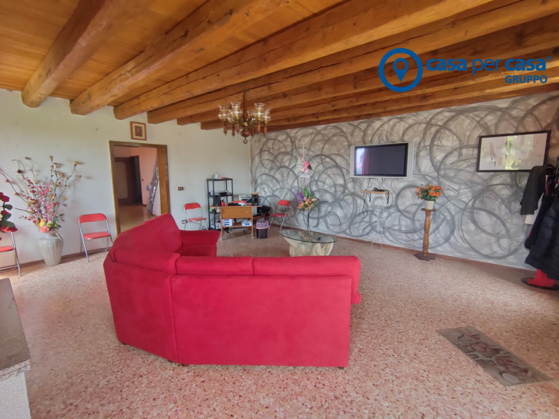 Immagine 4 di Casa indipendente in vendita  in Via Canal bianco Inferiore a Adria