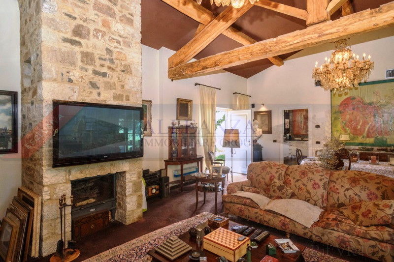 Immagine 9 di Rustico / casale in vendita  in Mercatale a San Casciano In Val Di Pesa