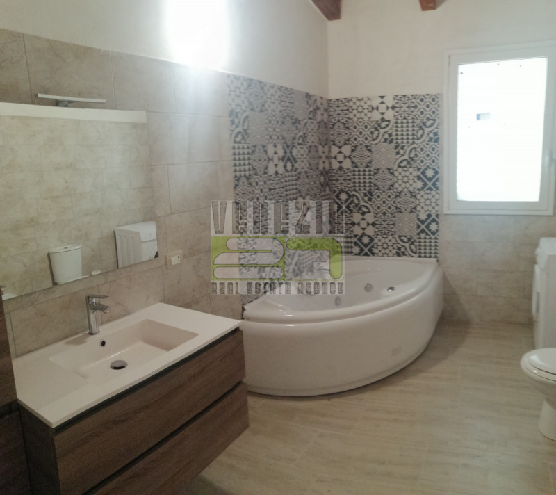 Immagine 16 di Villa in affitto  in contrada Fiumara a Avola