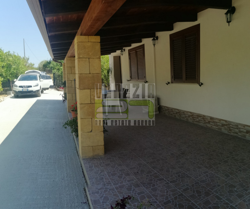 Immagine 20 di Villa in affitto  in contrada Fiumara a Avola