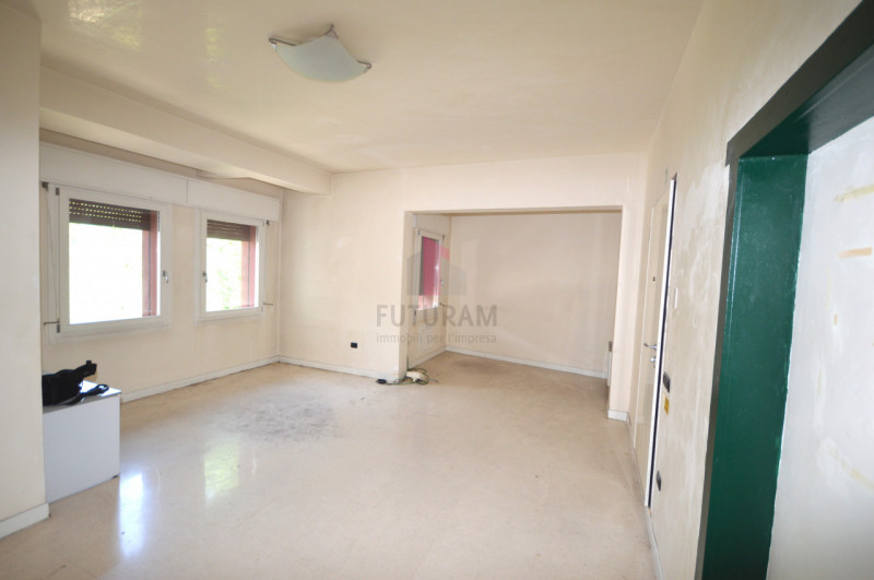 Immagine 5 di Ufficio in vendita  in vicenza viale san lazzaro a Vicenza