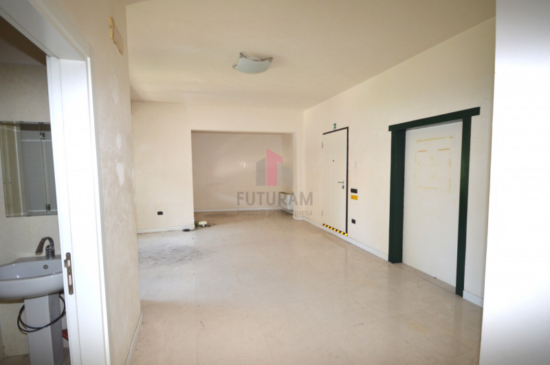 Immagine 18 di Ufficio in vendita  in vicenza viale san lazzaro a Vicenza