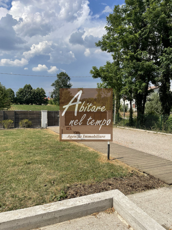 Immagine 8 di Villa in vendita  in CAMPO SAN MARTINO a Campo San Martino