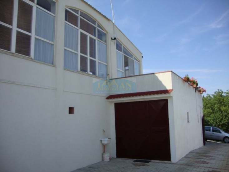 Immagine 17 di Villa in vendita  in ss581 a Ceglie Messapico