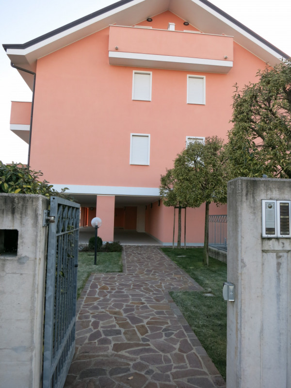 Immagine 1 di Appartamento in vendita  in via Monte Cero n°40 a Padova