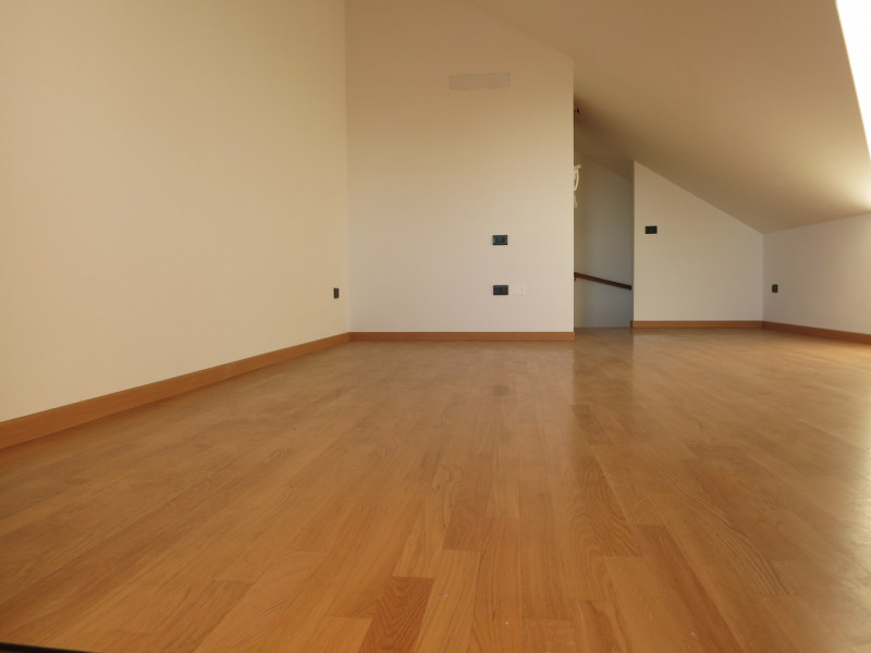 Immagine 8 di Appartamento in vendita  in via Monte Cero n°40 a Padova