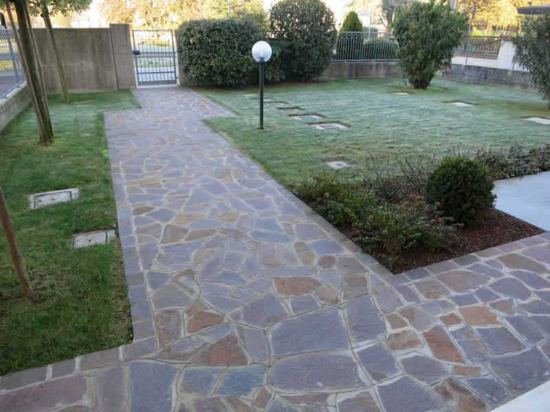 Immagine 11 di Appartamento in vendita  in via Monte Cero n°40 a Padova