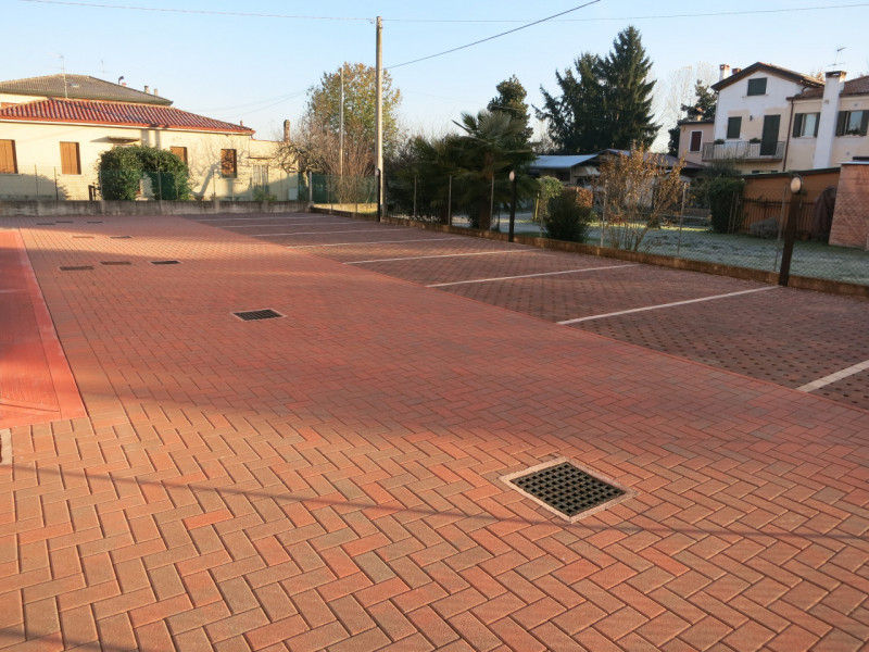 Immagine 12 di Appartamento in vendita  in via Monte Cero n°40 a Padova