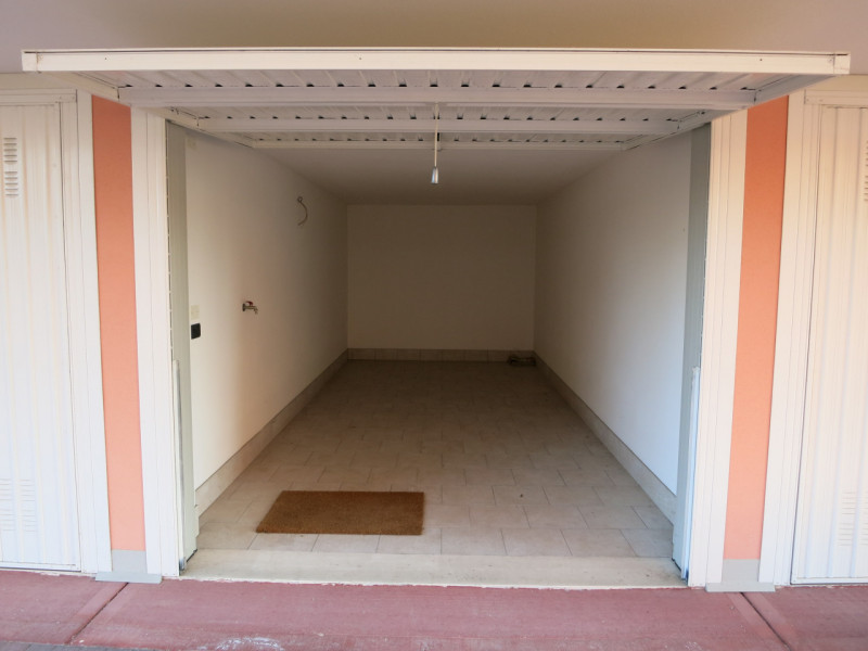 Immagine 16 di Appartamento in vendita  in via Monte Cero n°40 a Padova