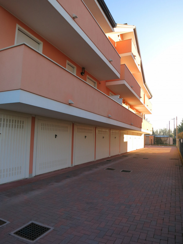 Immagine 21 di Appartamento in vendita  in via Monte Cero n°40 a Padova