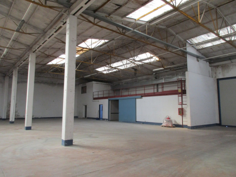 Immagine 3 di Capannone industriale in vendita  a Padova