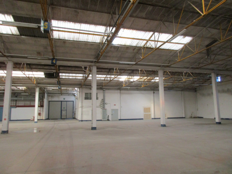 Immagine 4 di Capannone industriale in vendita  a Padova