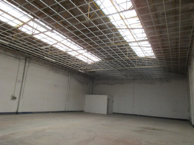 Immagine 7 di Capannone industriale in vendita  a Padova