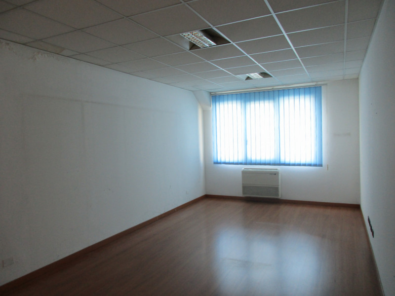 Immagine 12 di Capannone industriale in vendita  a Padova