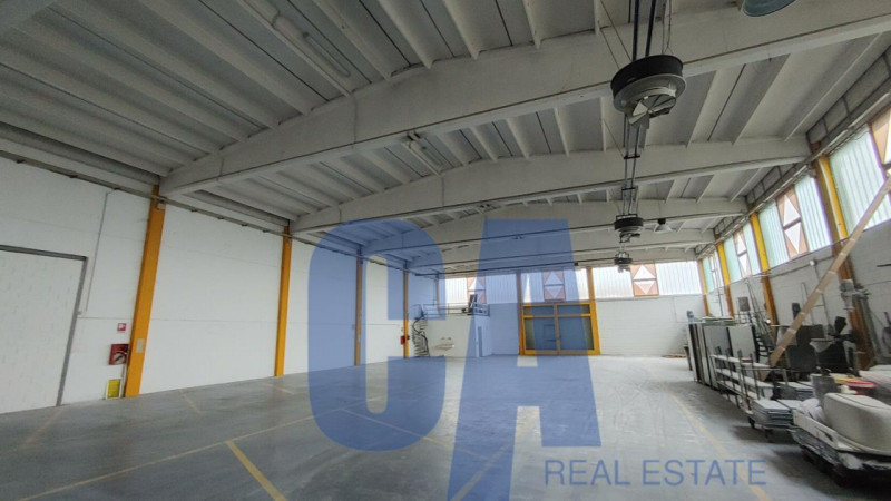 Immagine 4 di Laboratorio in vendita  in STRADA PROVINCIALE PROVINCIALE 40 a Siziano