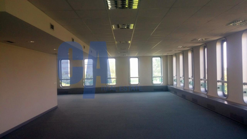 Immagine 3 di Palazzo in vendita  in VIA ABRUZZI a Peschiera Borromeo