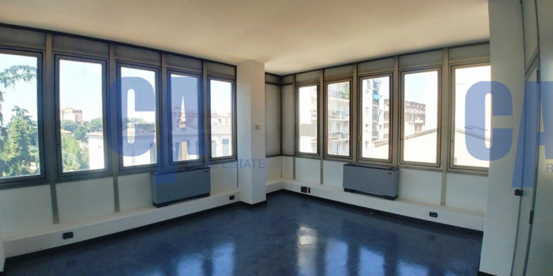 Immagine 5 di Palazzo in vendita  in VIA CADORNA LUIGI a Cinisello Balsamo