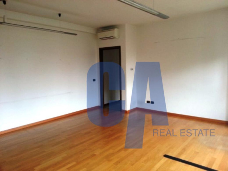 Immagine 7 di Palazzo in vendita  in VIA CADORNA LUIGI a Cinisello Balsamo