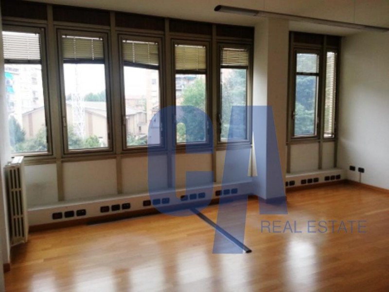 Immagine 8 di Palazzo in vendita  in VIA CADORNA LUIGI a Cinisello Balsamo