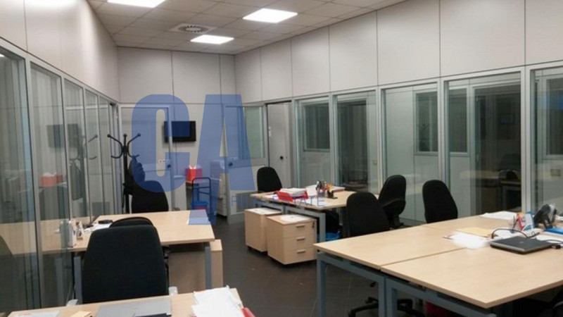 Immagine 7 di Attività commerciale in vendita  in VIA TERTULLIANO a Milano