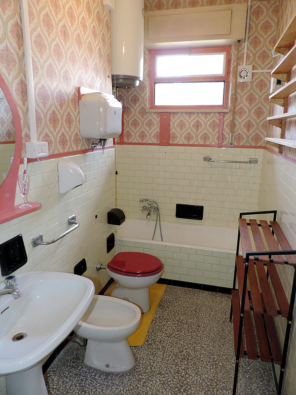 Immagine 6 di Camera in affitto  in Via Omicini a Perugia