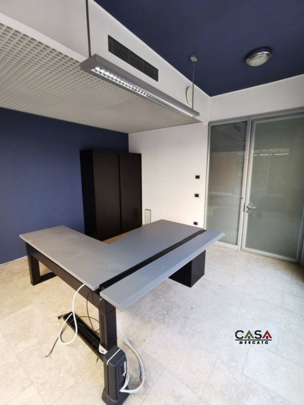 Immagine 3 di Negozio in vendita  in Piazza della Vittoria a Cordenons