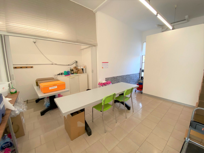 Immagine 2 di Negozio in vendita  in Via Ponte di Riva a Cartura