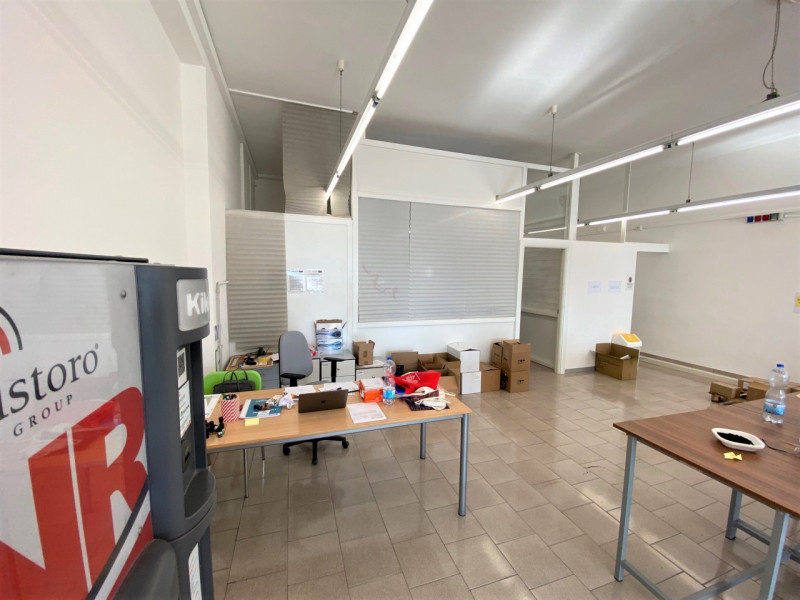 Immagine 4 di Negozio in vendita  in Via Ponte di Riva a Cartura