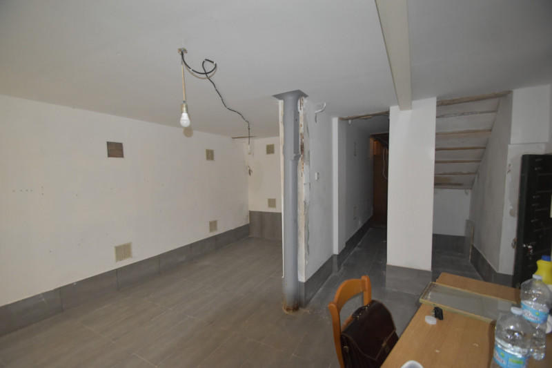 Immagine 6 di Magazzino in affitto  in santi apostoli a Venezia