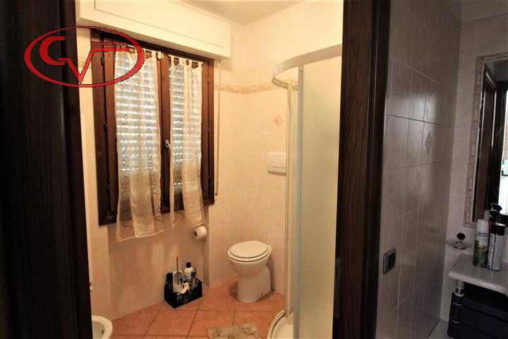 Immagine 10 di Villetta a schiera in vendita  in via meucci a Loro Ciuffenna