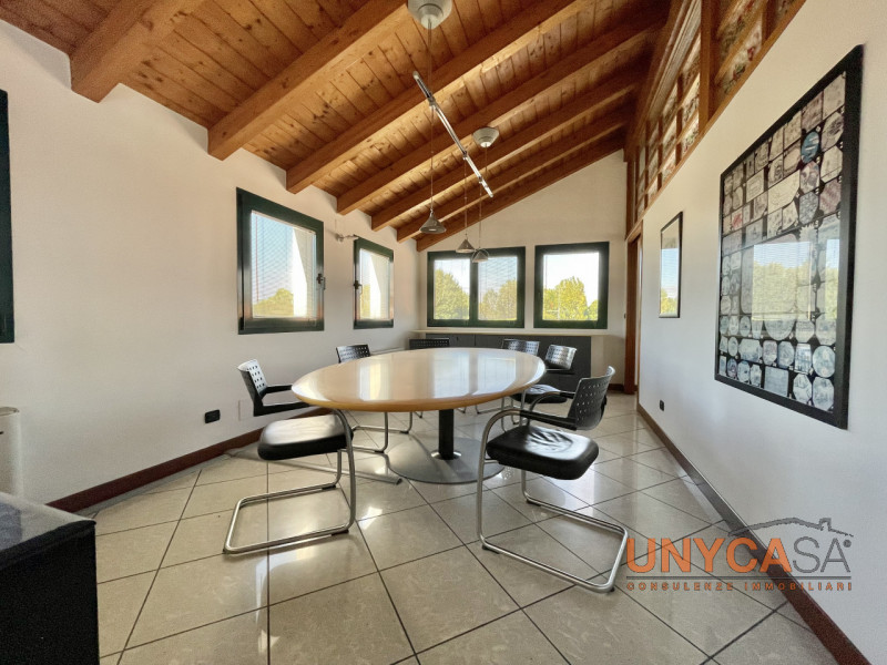 Immagine 5 di Ufficio in affitto  in Via Chiesanuova a Padova