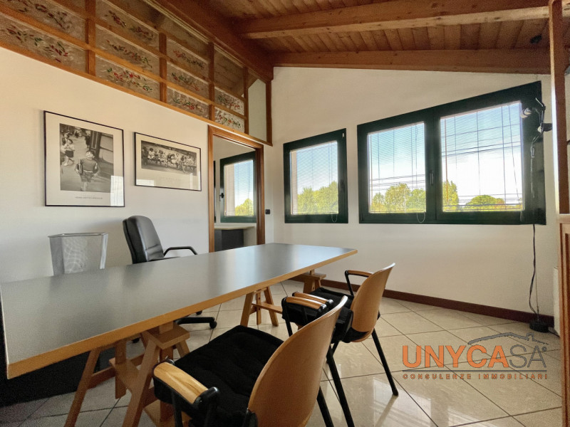 Immagine 9 di Ufficio in affitto  in Via Chiesanuova a Padova