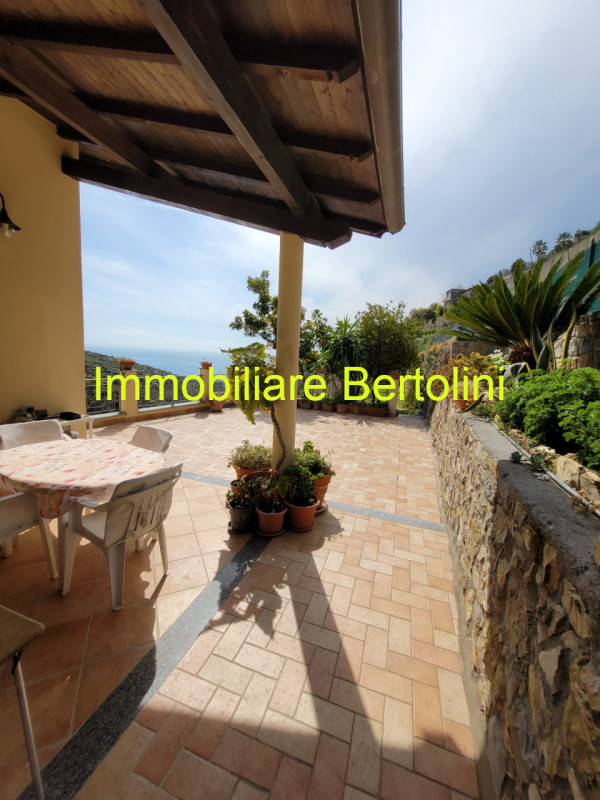 Immagine 11 di Villa in vendita  in via degli inglesi a Bordighera