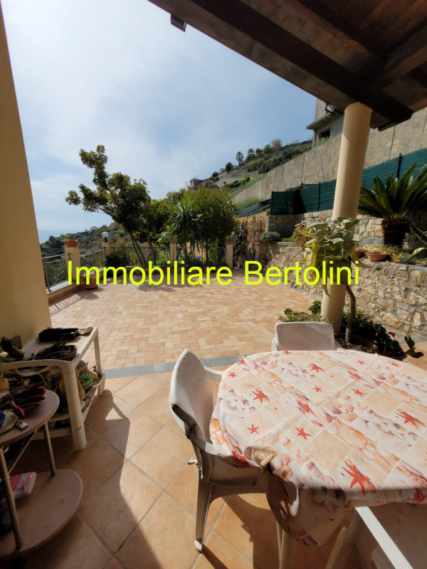 Immagine 12 di Villa in vendita  in via degli inglesi a Bordighera