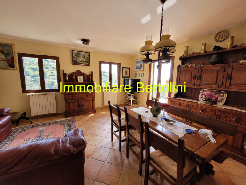 Immagine 15 di Villa in vendita  in via degli inglesi a Bordighera