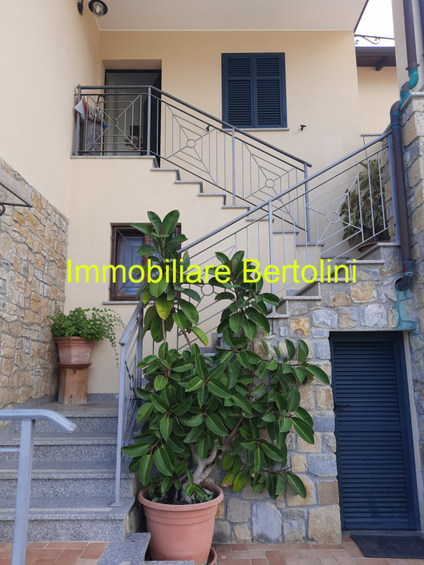 Immagine 29 di Villa in vendita  in via degli inglesi a Bordighera