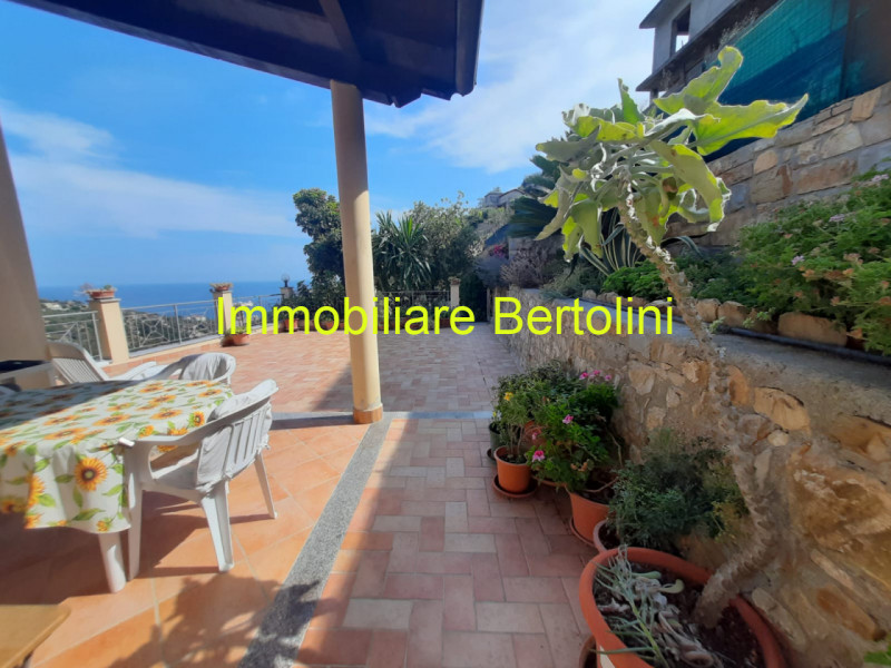 Immagine 42 di Villa in vendita  in via degli inglesi a Bordighera